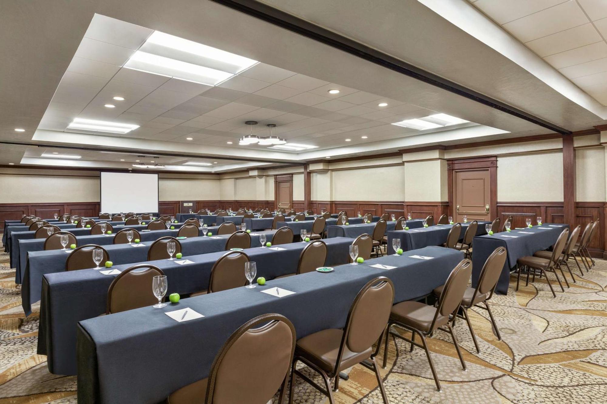 Embassy Suites By Hilton Santa Ana Orange County Airport Exterior foto